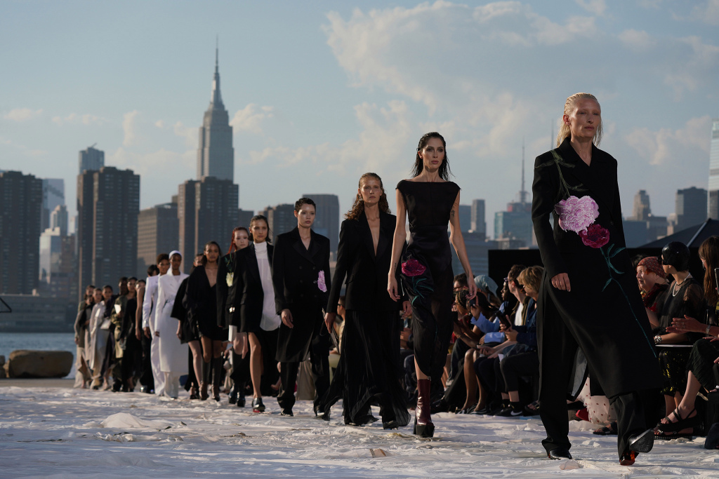 Das passarelas para as perfumarias: 6 tendências da Semana da Moda de Nova  York