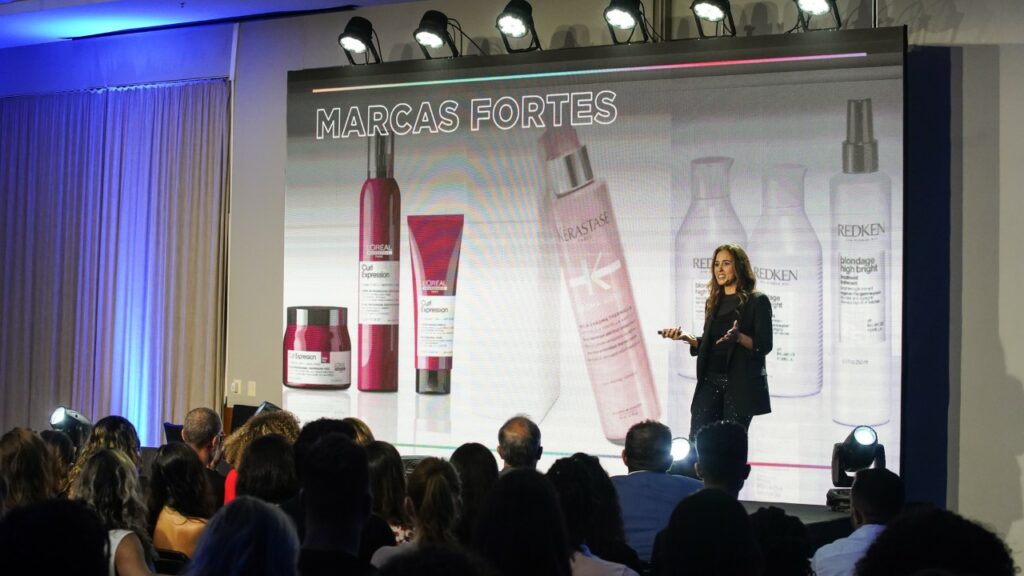 Joana Fleury no palco L'Oréal Produtos Profissionais
