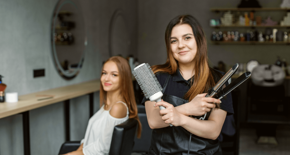 cabeleireira opta por coworking de beleza